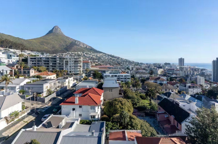 2 Bedroom Property for Sale in Sea Point Western Cape